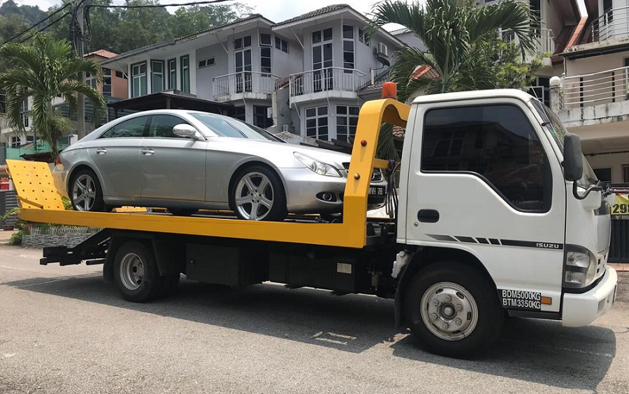 How To Move Your Car When Towing A Slide Car?