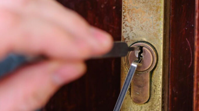Why DIY Lock Picking in Leeds is a Bad Idea