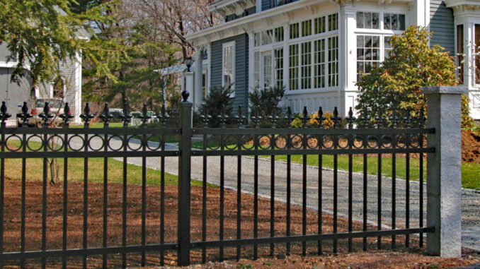 5 Benefits of Installing a Fence Around Your Leeds Home